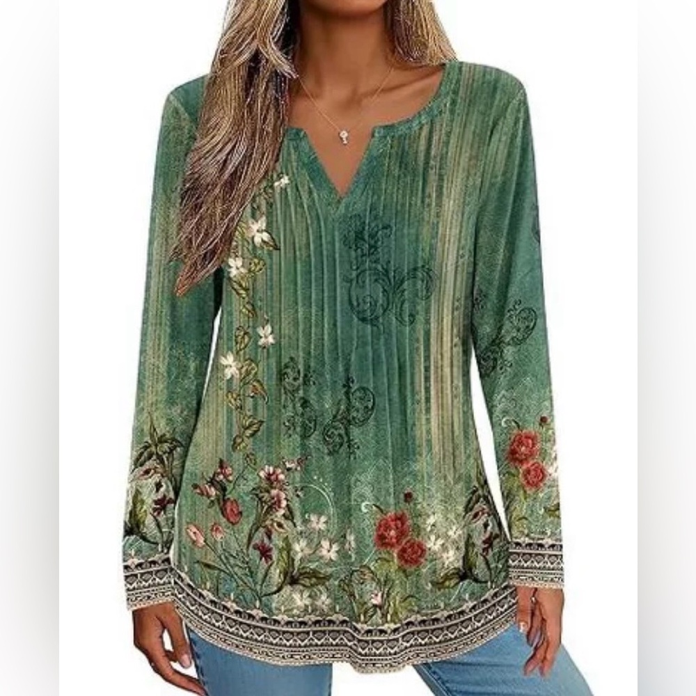 NWT Green Floral V-Neck Long Sleeve Top